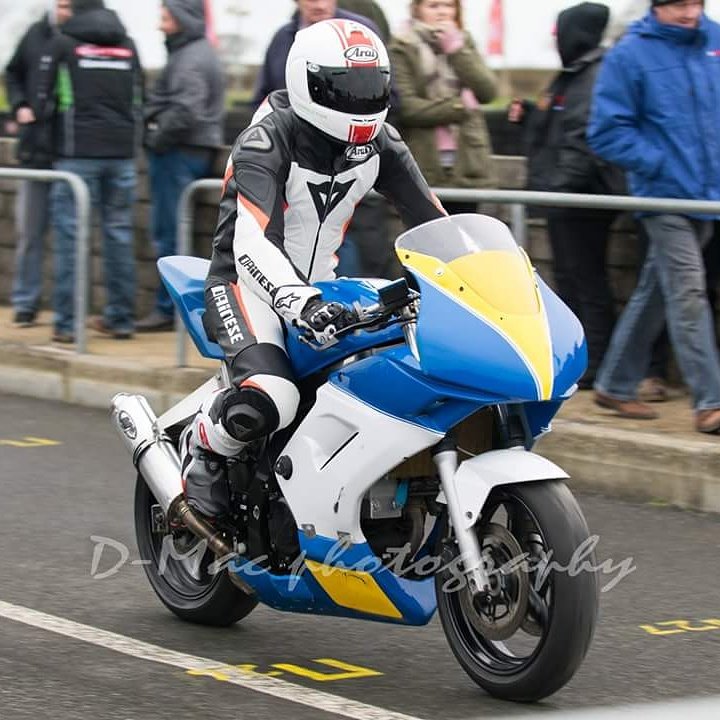 Jonny_Singleton's tweet photo. First day out on the #suzuki twin mega fun ... #arai #alpinestars #dainese https://t.co/OjU4rWedyh