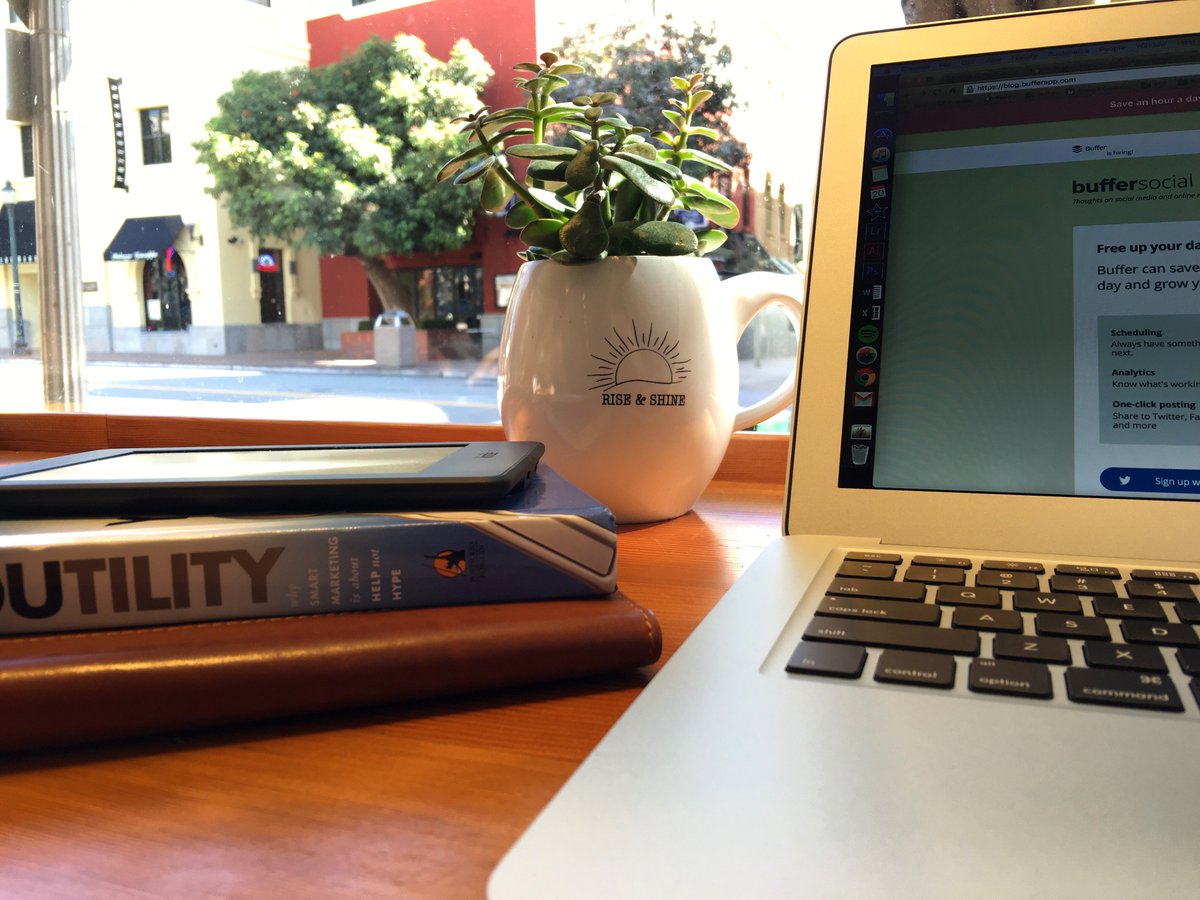 buffer's tweet photo. Who says you can't be productive on a Sunday? RT if you like to make the most of your weekends! #BufferSocial https://t.co/rnaGA3tXWO