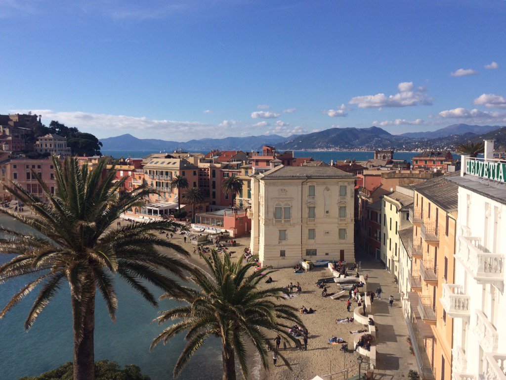 RaccontaGenova's tweet photo. Le due baie di @SestriLevanteGE meravigliose! #vacanze #summer @Liguria_Blog @TurismoOggi @safetravelItaly #Sunday https://t.co/EtFRqRtPfl
