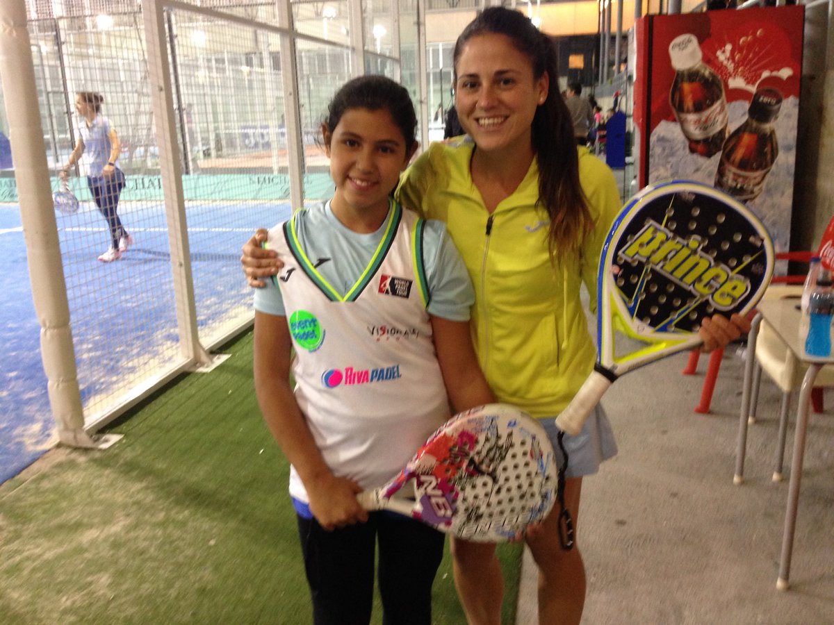 mari_villalba's tweet photo. Gracias por dejarme aportar mi granito a este eventazo!! @avivasalamanca @PadelHome PEDAZO DE TEAM @JomaSport https://t.co/PnnWEQdJID