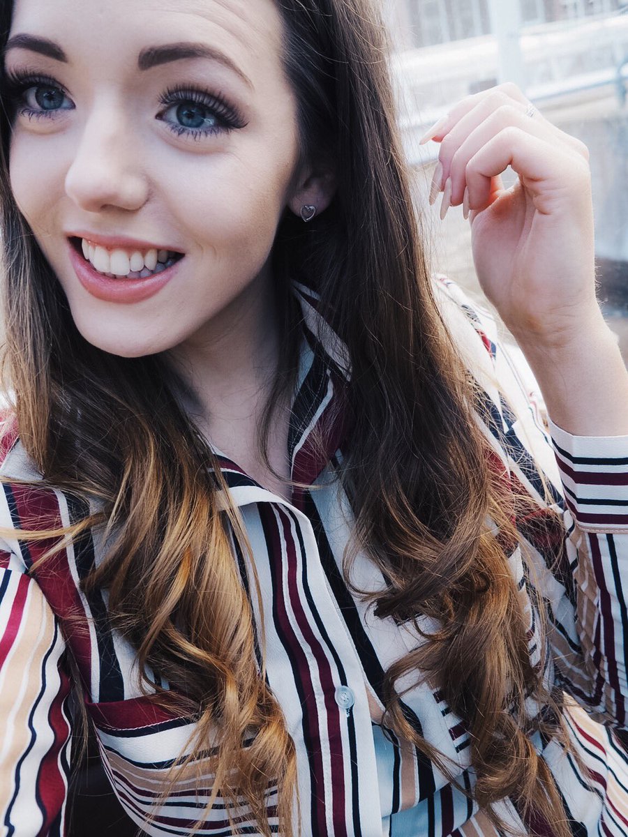 Smile 😘 wearing my <a href="/inthestyleUK/">In The Style</a> shirt dress #fashion #blogger