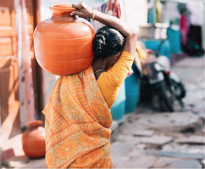 UN_Water's tweet photo. A journey through #India of what it's like to get #water - https://t.co/qwawtF41vr @GlblCtzn https://t.co/HBACRVMeP1