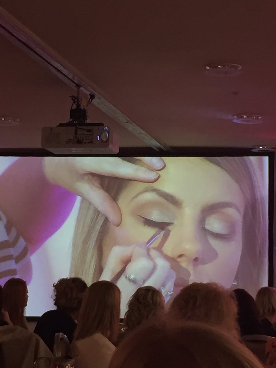 aislingolo's tweet photo. #pippasfashionfactory gives you wings 😂 @pipsypie @Niamh__Doherty @SolisLoughEske @ekane777 https://t.co/Rm8nuzChKX