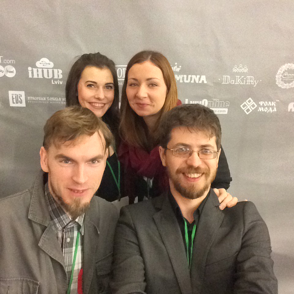 gutyuk's tweet photo. Сібяшечкі наше всьо.
Дякую організаторам, та всім учасникам, хто дожив до мого виступу на #DeStArt https://t.co/WzKBg1EcmU