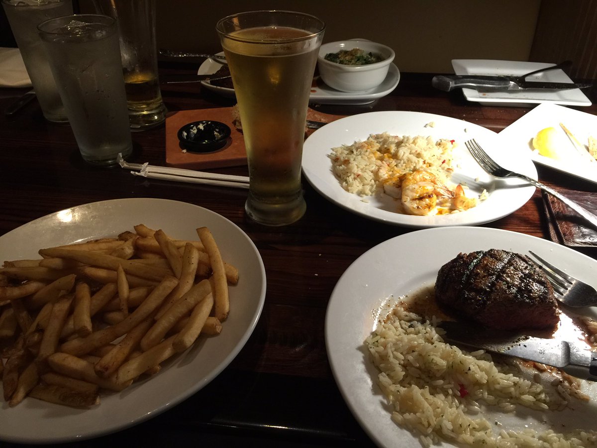 5gotcha's tweet photo. Perfect ending to #BraggHeavy at Longhorns. Glad they were still grilling at 10:45 #VeggiesOptional https://t.co/M0OXqgwgNE
