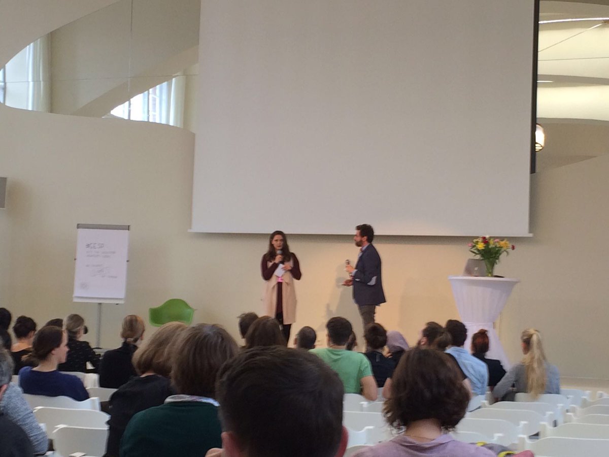 _CoachCandy's tweet photo. Impression von der #getengaged !
#podium #vortrag #event https://t.co/J5Ma4IgaCM