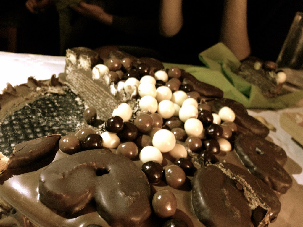 Tarta de Nutella cenamosenmicasa.wordpress.com/2016/02/21/tar…