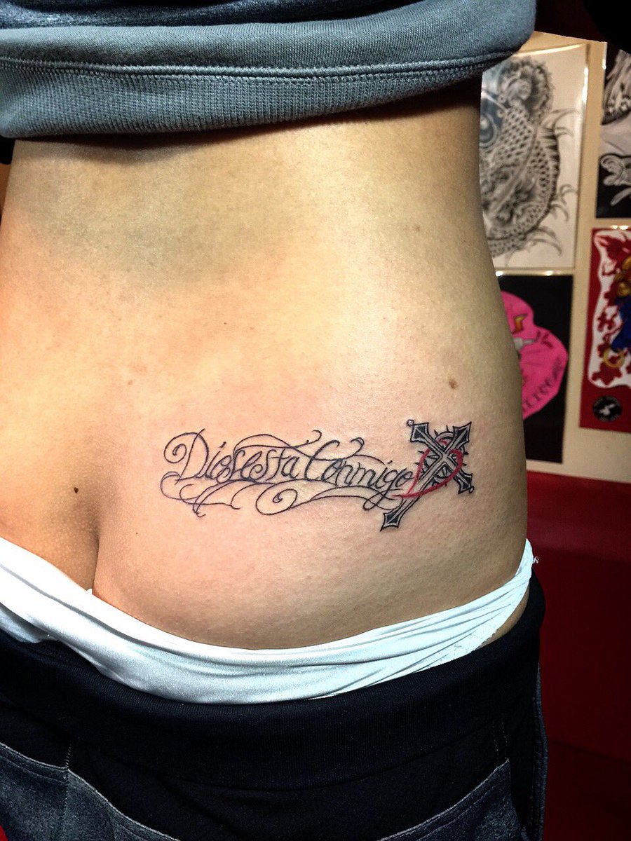 2face Tattoo Studio Twitterissa 女性の腰にメッセージとクロスのワンポイント Tattoo タトゥー メッセージ クロス ワンポイント 刺青 千葉 木更津 T Co Zzqottehyc 2face Tattoo Studio Twitterissa 女性の腰にメッセージとクロスのワンポイント Tattoo タトゥー メッセージ クロス ワンポイント 刺青 千葉 木更津 T Co Zzqottehyc