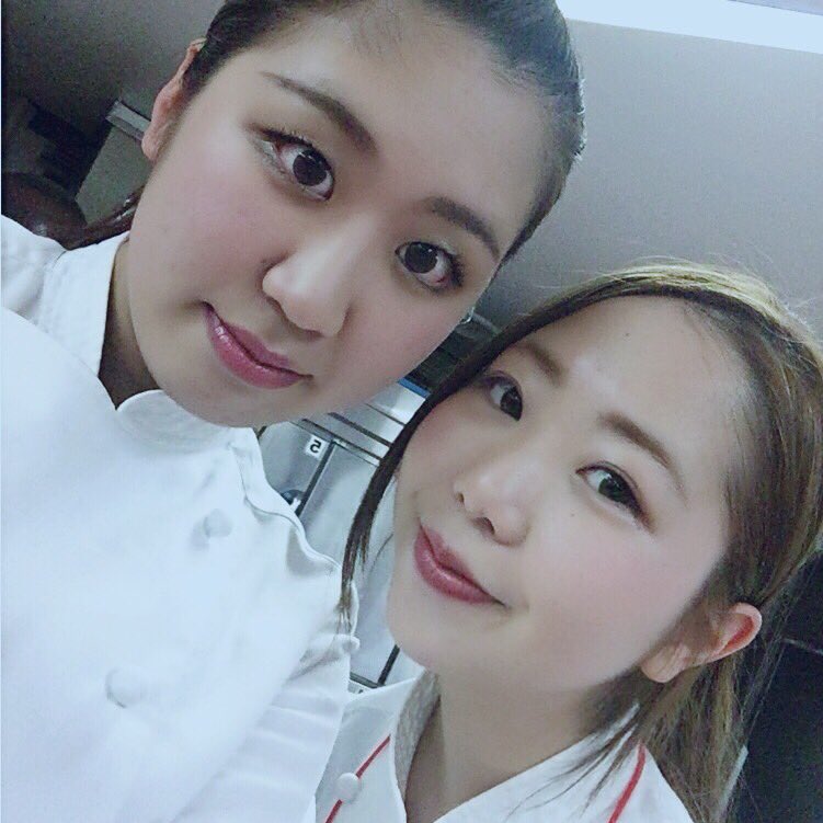 ponsw828's tweet photo. VantanStudentFinal2016 #卒展
無事終了😭🙏🏻
私たちの三年間の集大成、
高等部.初グランプリ👑という結果で
終われました☺️💓2月忙しすぎて
あっという間にすぎていったね‥
先生方3S本当にお疲れ様でした！ https://t.co/Efeu1ez4Gy