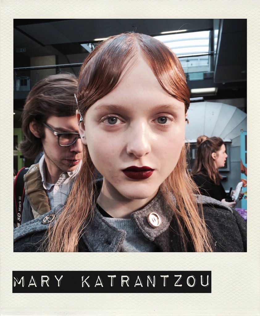 Beetroot lips and star-shaped fringes at <a href="/MaryKatrantzou/">Mary Katrantzou</a> @lorealprouk <a href="/MACcosmetics/">M•A•C Cosmetics</a> #backstage #LFW #beauty