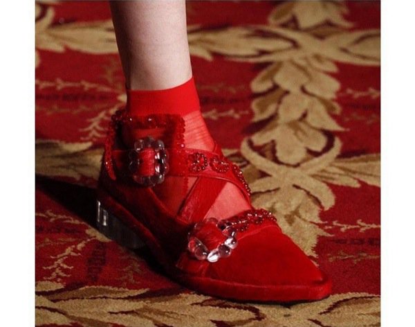 ELLEUK's tweet photo. These are the shoes to cover next autumn/winter, courtesy of @Simone_Rocha_ #LFW https://t.co/QVL3H8ePZe https://t.co/j1GVandanf