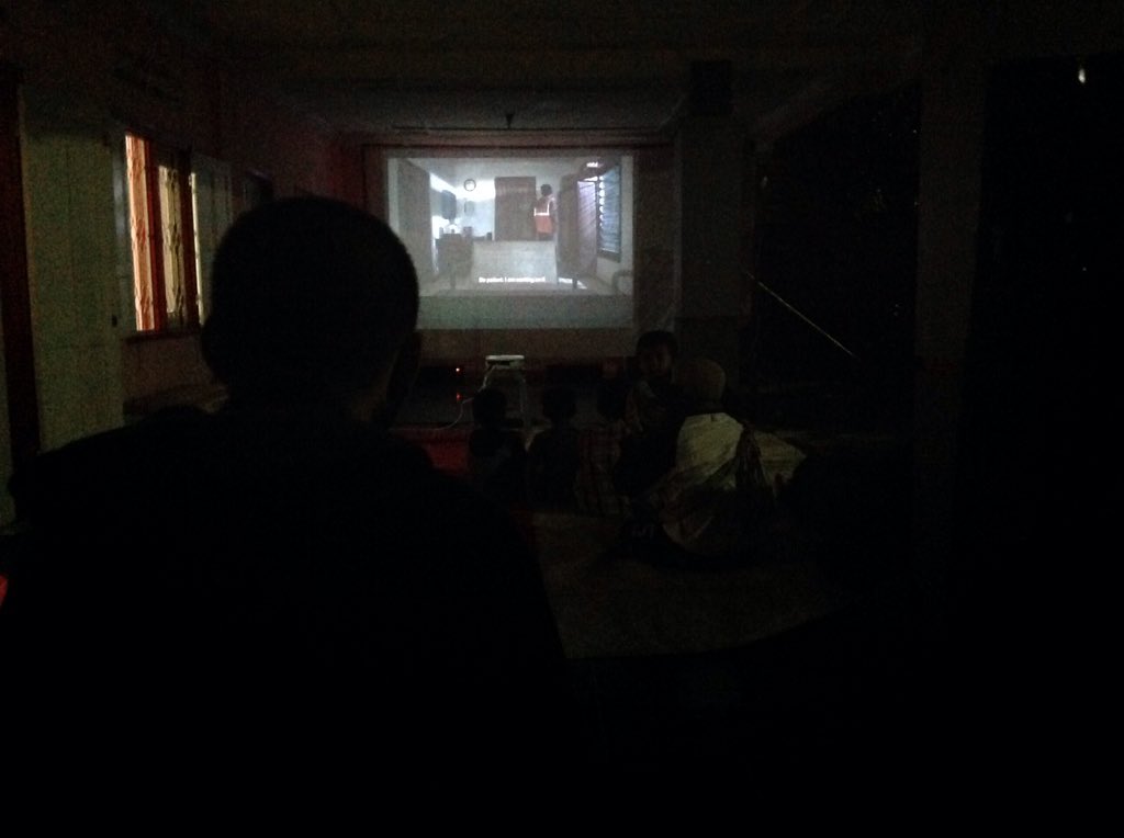 FestFilmMalang's tweet photo. @FilmTinuk di #FFMdolen ke Kampung Cempluk.. karena penonton yang warbyasak, ada film tambahan nih dari kami :3 https://t.co/FmSyIf2K1Q