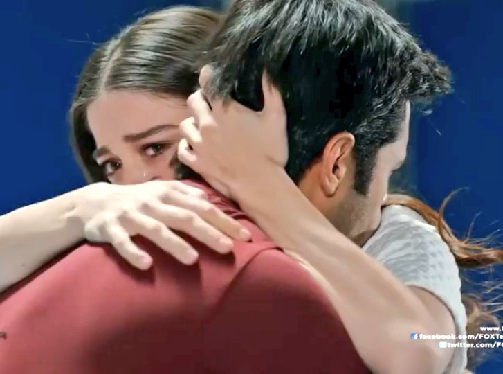 minnakgurel's tweet photo. "Mutluluğu herkesle paylaşabilirsin ama acıyı paylaştığın insanlar özeldir..." #KirazMevsimi https://t.co/ckssv2diV1
