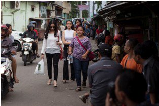 Metro_TV's tweet photo. [Populer] Seorang PSK Kalijodo Berharap Tinggal di Rumah Ahok  https://t.co/dD0ygjJAQ5 https://t.co/pynOwgLgGb
