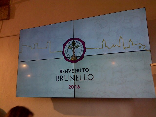 Scarlot73's tweet photo. Exciting sunday tasting #Brunello2011 in #Montalcino https://t.co/vxvvht6104