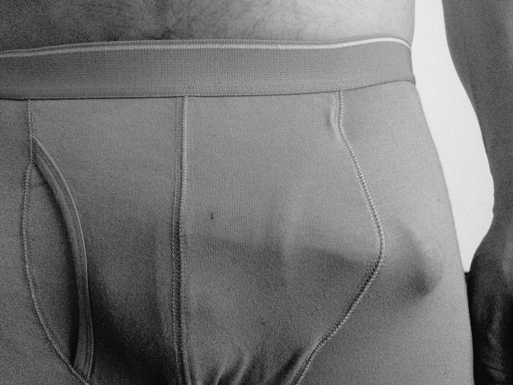 Nottscpl's tweet photo. #yummymummy decided to tease as I was getting dressed this morning, #boner #couldntgetmytrouserson #tighttrunks https://t.co/AWJtjE7UJJ