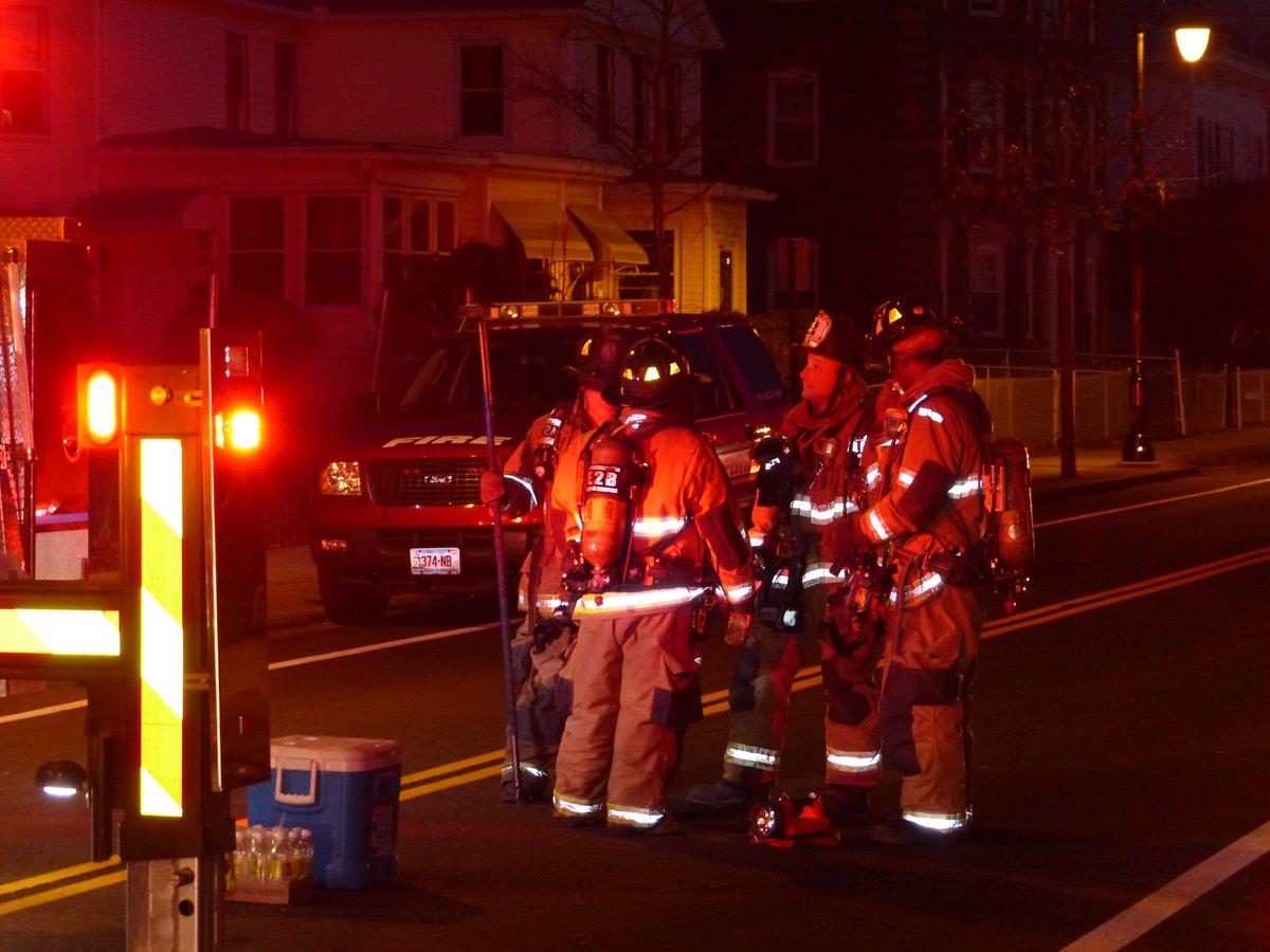 cwfirenews's tweet photo. Couple pics from this mornings fire in New Britain 156 Washington St https://t.co/uZfJshI1Lx