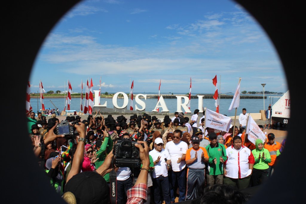 ilmanastro's tweet photo. Pos Makassar, Polwan Makassar, Sekda,  #PosIndonesiaBergerak #Reg10 #Makassar @PosIndonesia @MakassarCity #latepost https://t.co/4xnoRmToQV