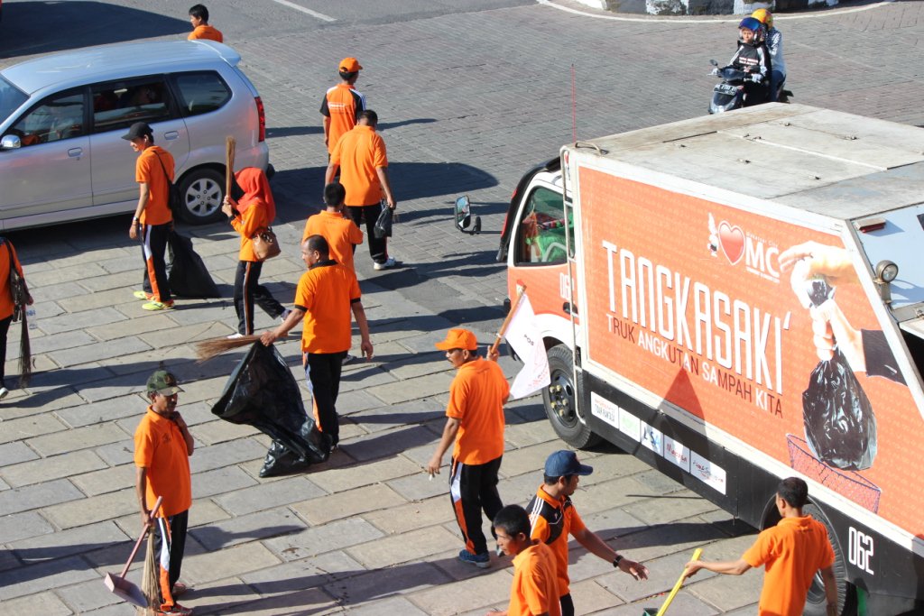 Truk Sampah Kota Makassar... #PosIndonesiaBergerak #Reg10 #Makassar <a href="/PosIndonesia/">POS INDONESIA</a> <a href="/MakassarCity/">Makassar City</a> #latepost