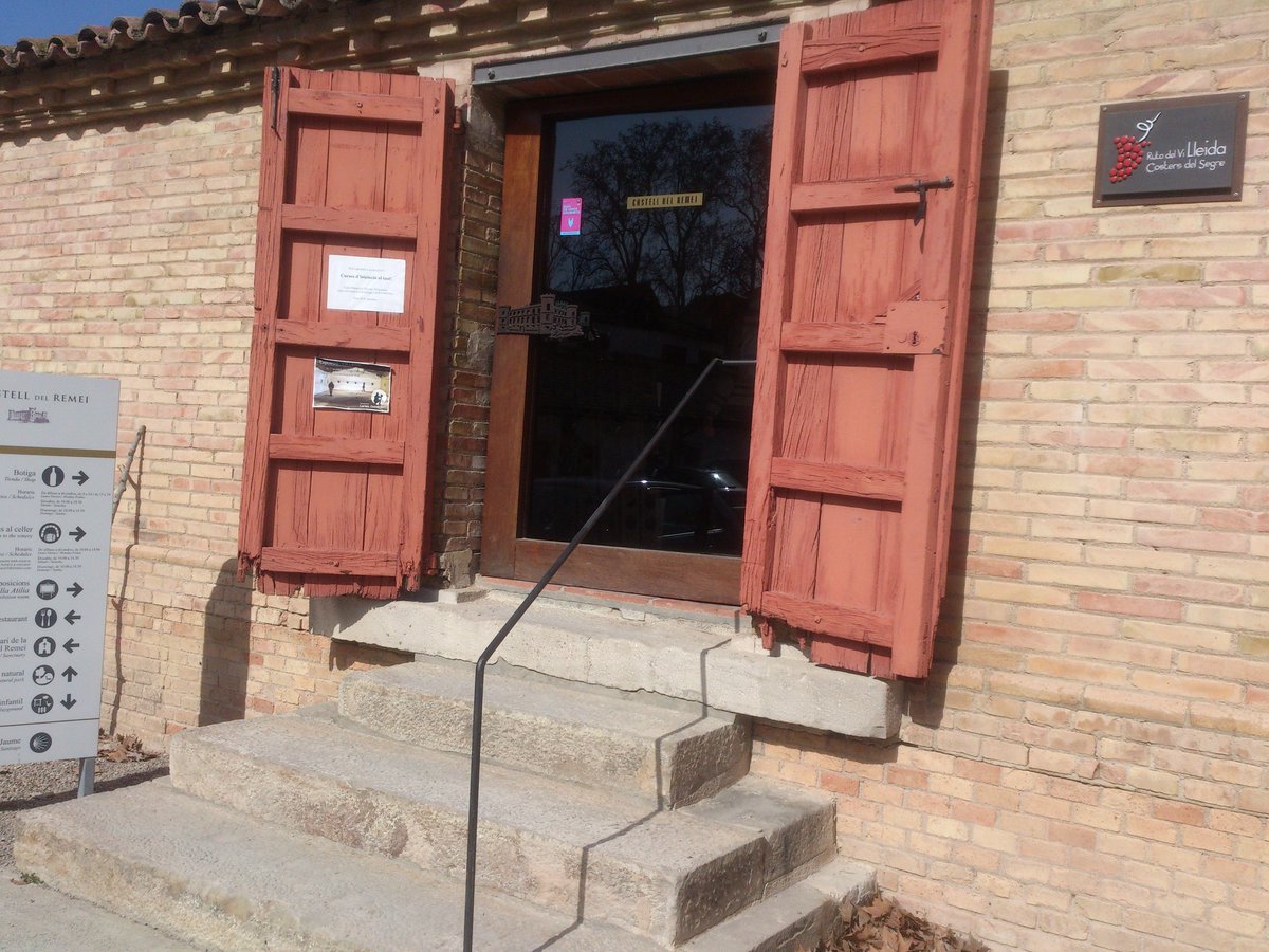 rpm080's tweet image. Bon dia #Felizdomingo _Avui tastet de vi del Celler @CASTELLDELREMEI #gotimbru #viurgellpenelles #vinegre #viblanc