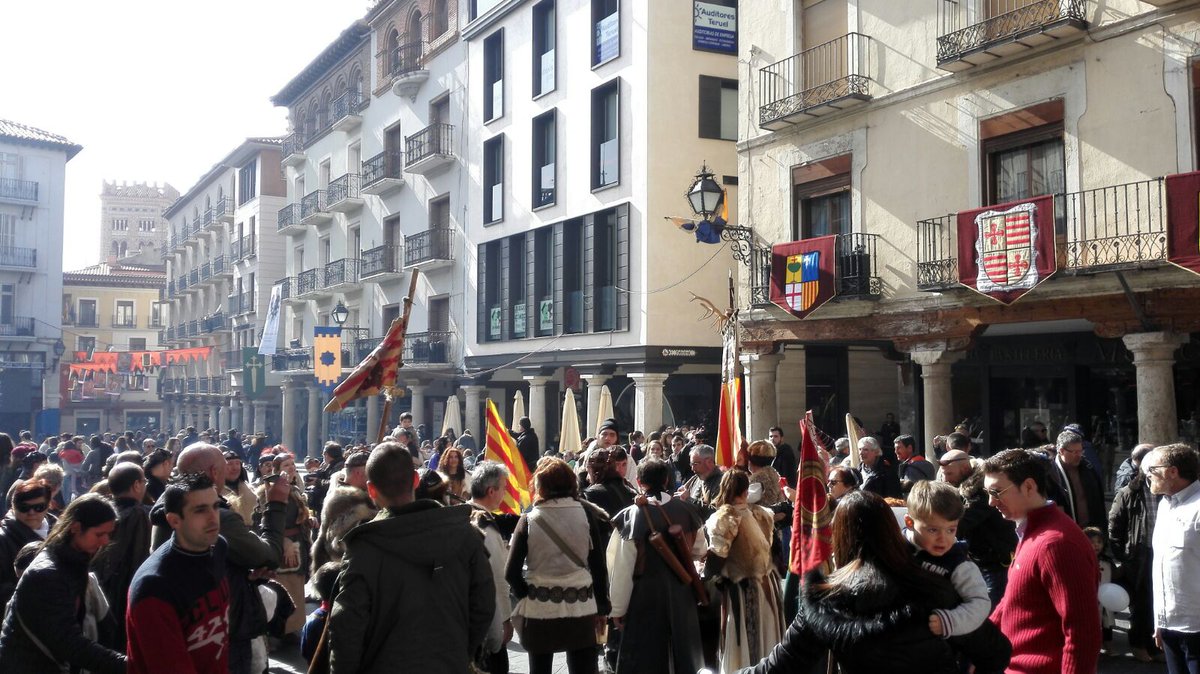 DPerezLizaga's tweet photo. De vuelta al Medievo con @may_liife @chondi_7 @EstelaTer  #Almogavares #medievalesTeruel #BodasdeIsabel https://t.co/6Nmz3heETA
