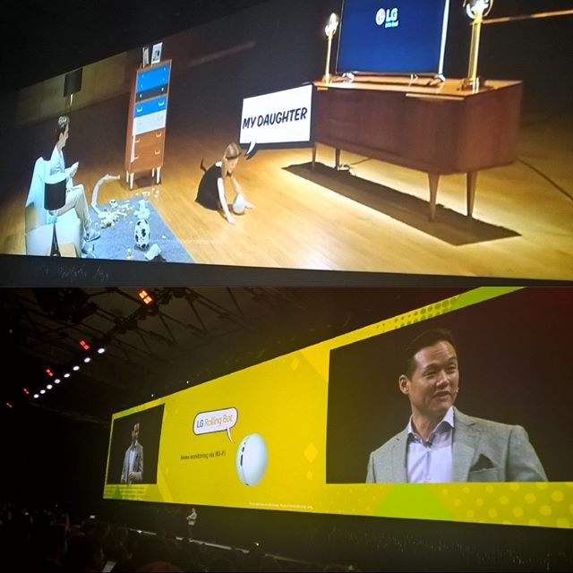UrbanTecno's tweet photo. ¡Qué chulo el pequeño robot #LGRollingBot! Para grabar casa mediante control remoto #mwc16… https://t.co/Ekqypy6XDY https://t.co/JSFlsJUNZK