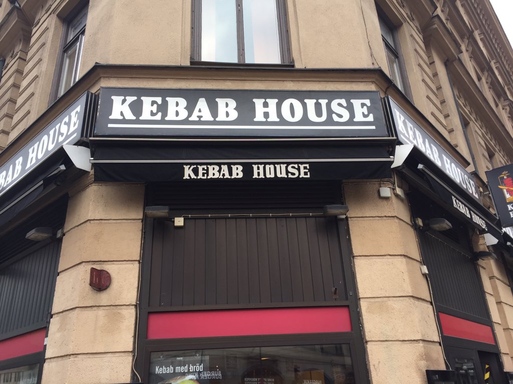 Gummidjuret's tweet photo. Har det inte gått för långt nu med alla nya house-genres? Tropical house, deep house, acid house och nu det här? https://t.co/SwtXobkXJ2