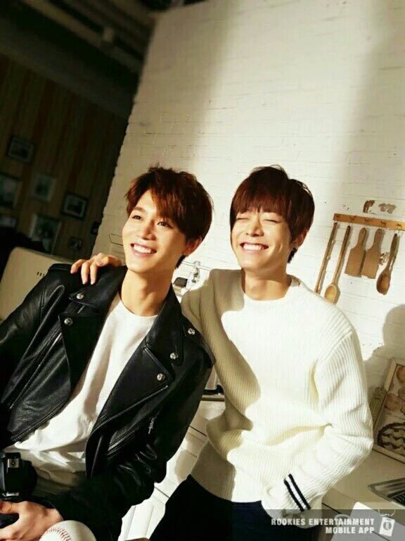 yutenese's tweet photo. before and after you met your bias 💃🏻❤️ please take a moment and congratulate yuta, he did it https://t.co/WtCbKryPhn