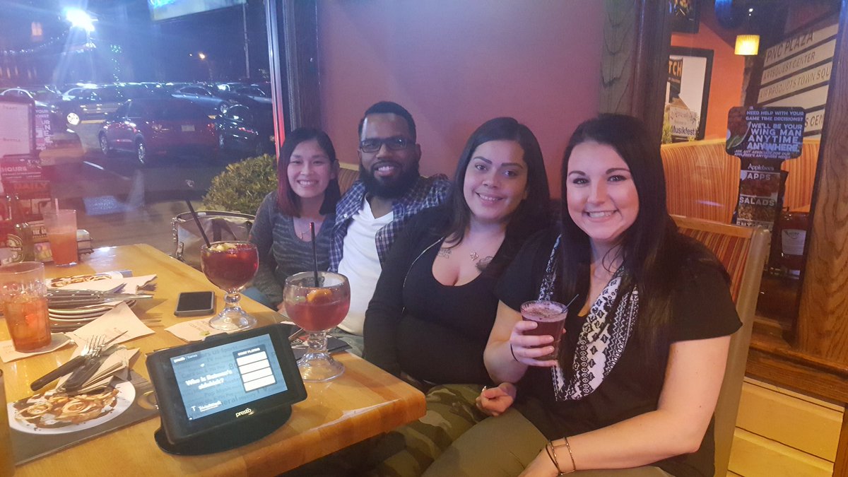 Applebeesbar191's tweet photo. Thanks to everyone who came our for our Apple-Bee! #fegleys #fegleysbrewworks #lvbeerweek #applebees191 https://t.co/tPEL5taxNO
