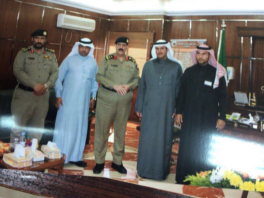 DiwanAlwailan's tweet photo. مدير كهرباء القريات
مهندس علي #العنزي
والإستاذخلف معاشي 
قاموا بزيارة/اللواء سعد علي المنيع الشراري يهنئونه بالترقية https://t.co/cqikm3z2Sm