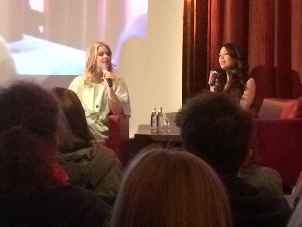 jparrishdaily's tweet photo. Janel and Sasha in their panel #RevelationsGermany (via @lucysmitchell) https://t.co/2RPi3gSiWb