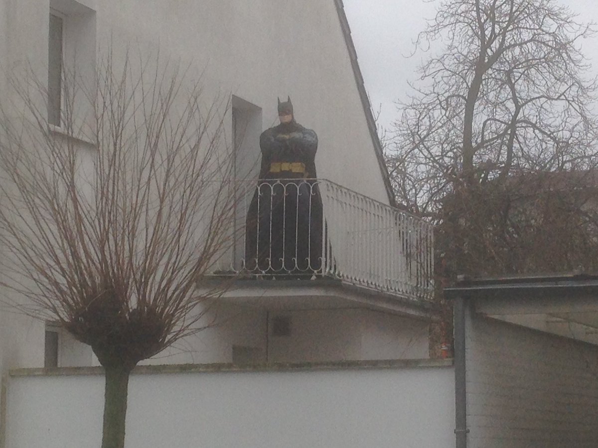 todayforever2's tweet photo. Spotted during my Sunday walk: #Batman watching over #Duesseldorf #BatmanvSuperman https://t.co/lE3KAO1hpF