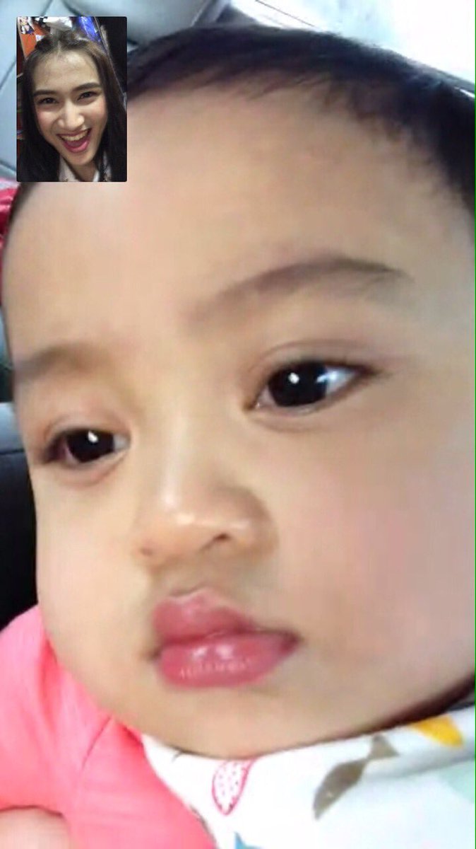 MelodyLaksani's tweet photo. Tadi video call sama Keikei, ponakannya Omi sama Dudut... Senang banget! Lucuk banget ya ampun gak kuat🤗 https://t.co/RCgpXJg0tJ