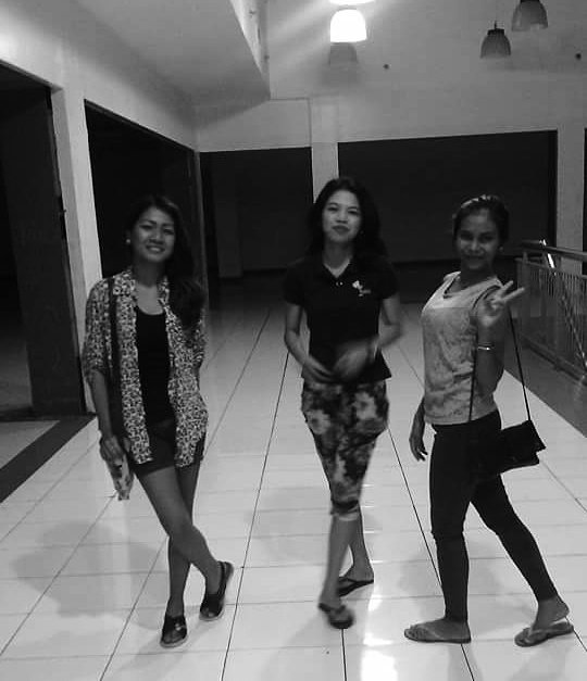 thatsleyaaa's tweet photo. Girlfriends....! https://t.co/UqYlaYpwFl