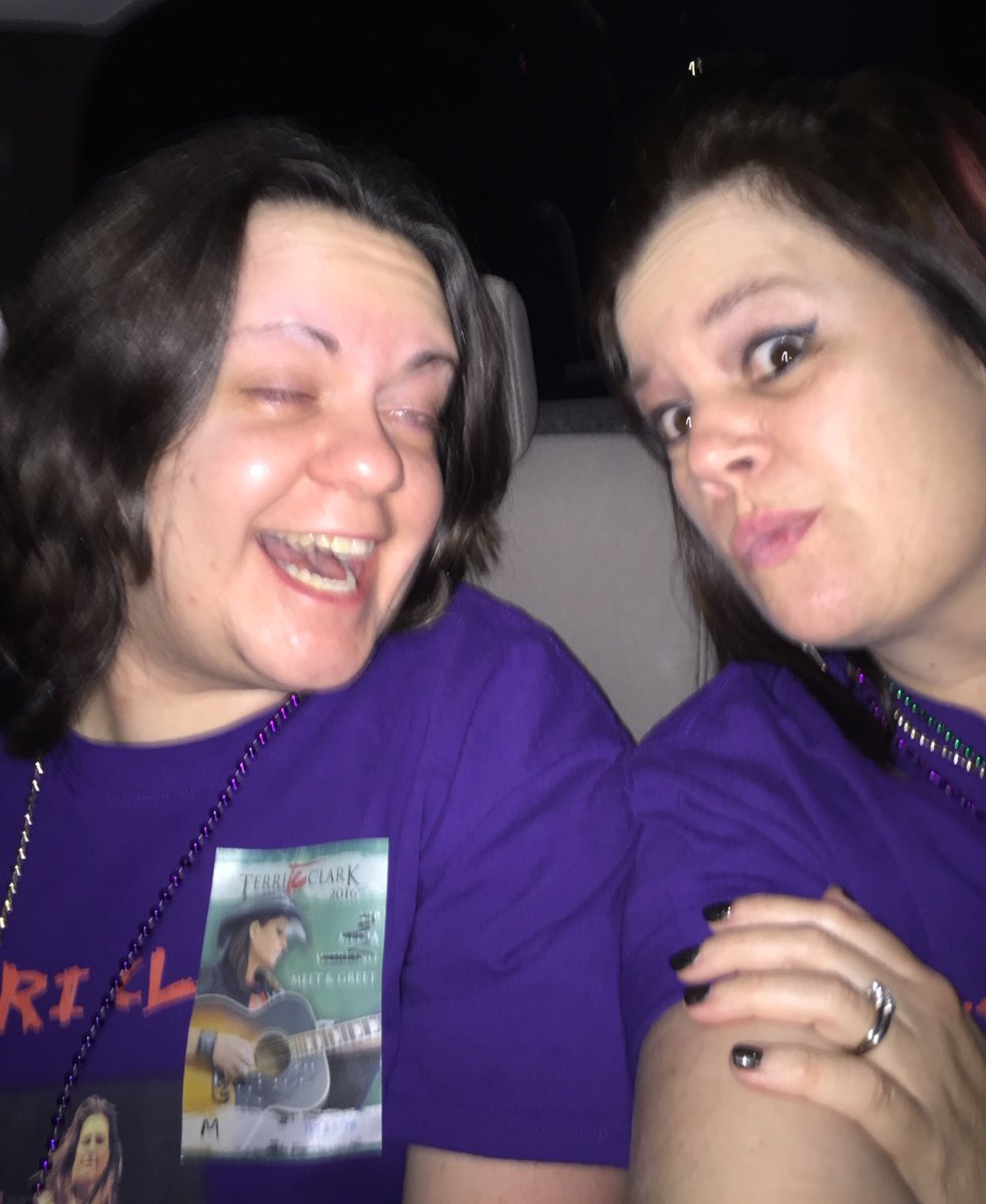 cindytangorra's tweet photo. Had a lot of fun in Kansas with #HollyNotonTwitter and the @TerriClarkMusic #TurntCrew Can you tell?? https://t.co/aefz5tr6ui