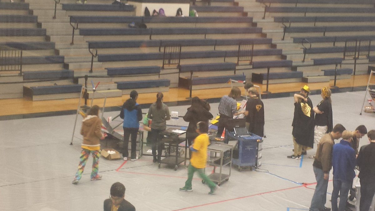 MoniaCheikh's tweet photo. Field inspection at MD State championship  @BrynMawrSTEM @FTCTeam8582 https://t.co/fdYYQ7TBWB