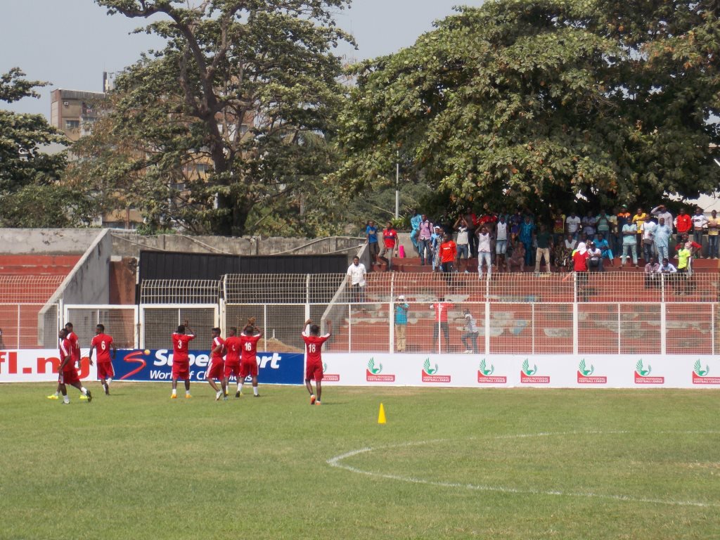 FCIkoroduunited's tweet photo. Light warm up! All Hail Ikorodu United!!! #teamIUFC https://t.co/aDu7z0XBuq
