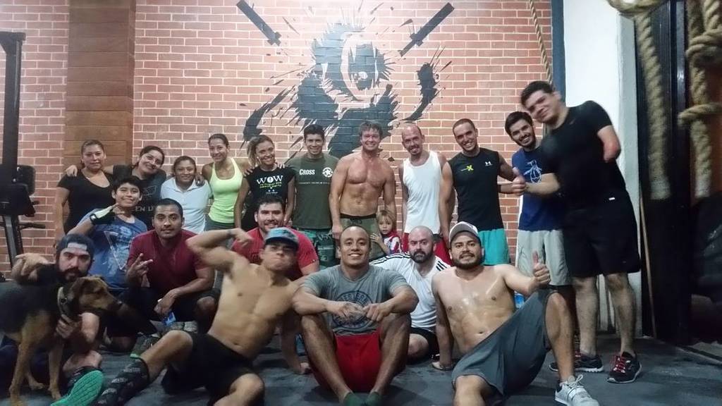 MientrasPlaya's tweet photo. #crossfitplayadelcarmen #beanape #yamerayaron #CFPDC by @edgaraguilarrolon - https://t.co/mPh7xEnnRL https://t.co/3tIwBpJVV1