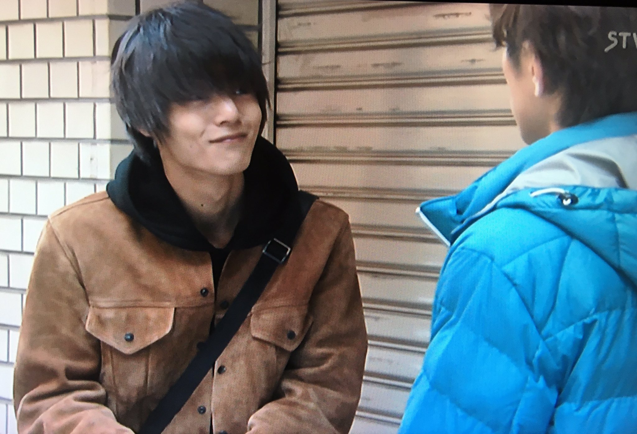 なお 僕もそうだよ 崖の淵に立つ友人に手を差し伸べても 結局見てることしかでけへん なんとなく胸の内を吐露してしまう有栖の寂しい目が忘れられない 火村英生の推理 窪田正孝 T Co Gw9epudzgg Twitter