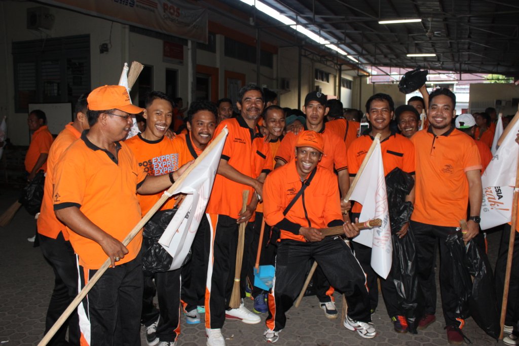 ilmanastro's tweet photo. @PosIndonesia Siap Membersihkan!! @MakassarCity #PosIndonesiaBergerak #Reg10 #BebasSampah2020 #Makassar https://t.co/4zjbIna1iv
