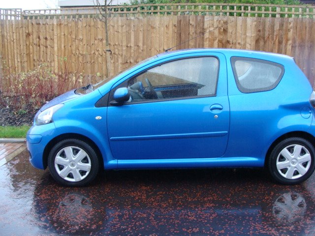 motormill's tweet photo. #TOYOTAAYGO £3490 @MOTORMILL CALL NOW 01925444600 https://t.co/rJbb1rRRcz