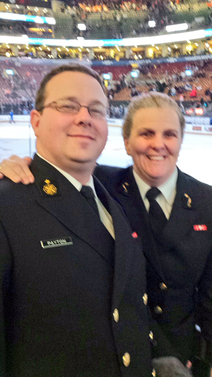 HMCS_NCSM_YORK's tweet photo. #thankyou @MapleLeafs for another incredible #TMLForcesNight. You sure know how to look after YOUR @CanadianForces! https://t.co/UulSU8zzzw
