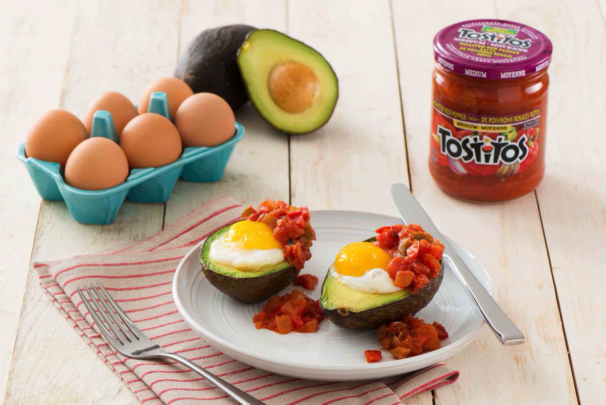 Avocado and eggs are better together. Try this delectable Baked Avocado and Egg! eggs.ca/recipes/baked-… #EggRecipes