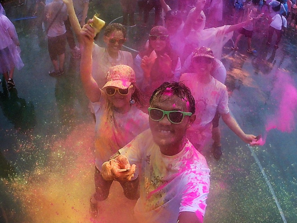 rajifusama's tweet photo. #Colourush3 vs #Colourrush4 and you can see the difference....lel https://t.co/DX4vvoJfvo