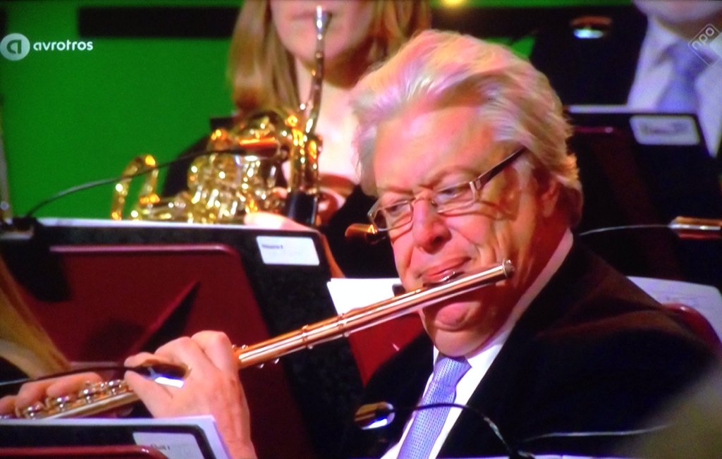 vijzelman's tweet photo. #Taniakross #maestro #renefroger #MichaelJackson #pinkoculus #npo1 @AVROTROS #achtergrondkoor jullie zijn top! https://t.co/yBeY1GHbHB