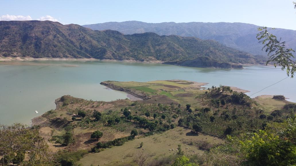 Jeapam's tweet photo. Une vue du lac de Peligre dans le Centre..... https://t.co/VjebT1ejOY