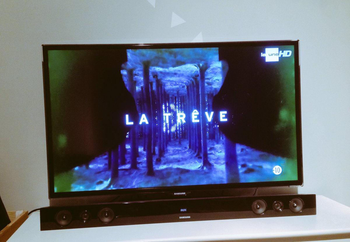Mano_lowww's tweet photo. Un générique à la "true detective" - ca s'annonce bien ! #LaTreve @RTBFtv #laune https://t.co/F6GSgpSx0M