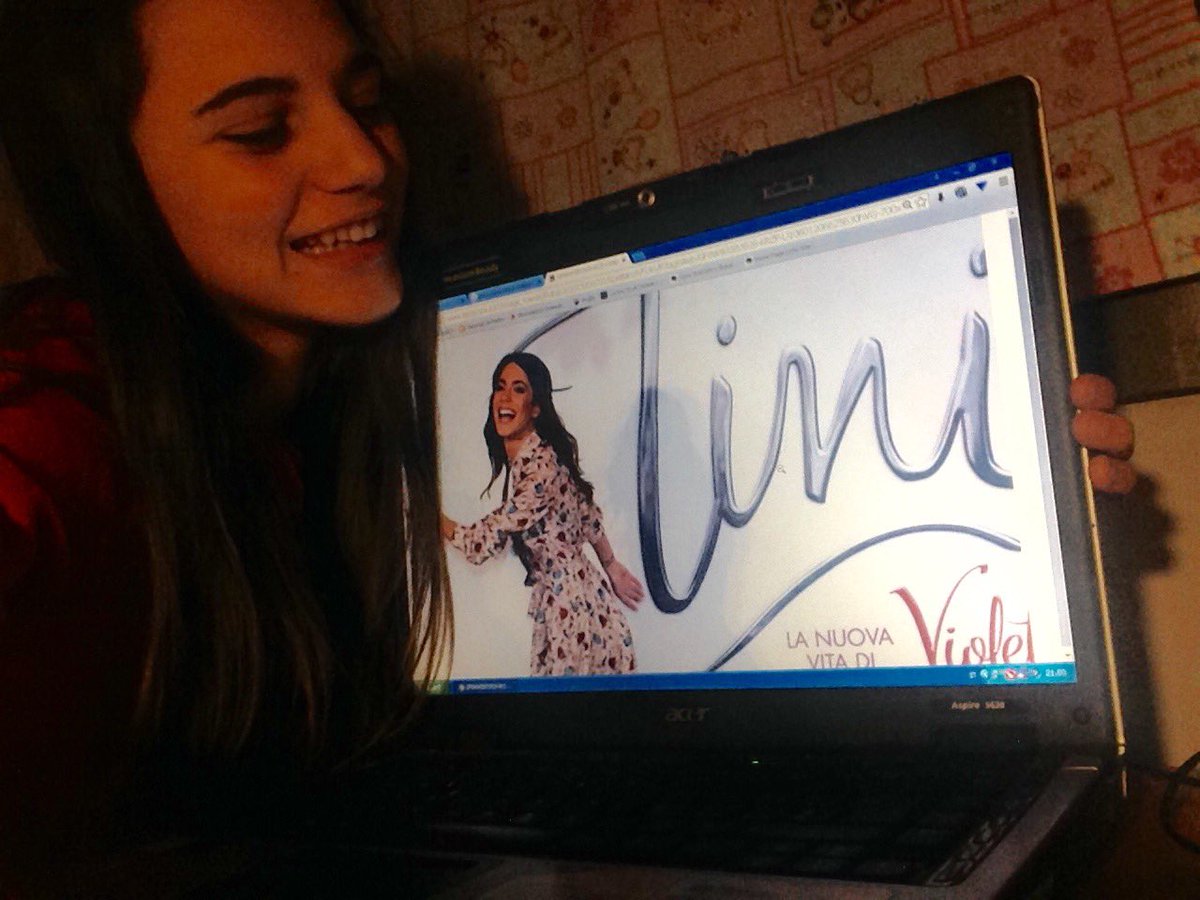 tinitaangelito's tweet photo. siempre más feliz y orgullosa por todo lo que se viene💜😻 #TiniLaNuovaVidaDiVioletta @TiniStoessel https://t.co/3jxraoKT7H