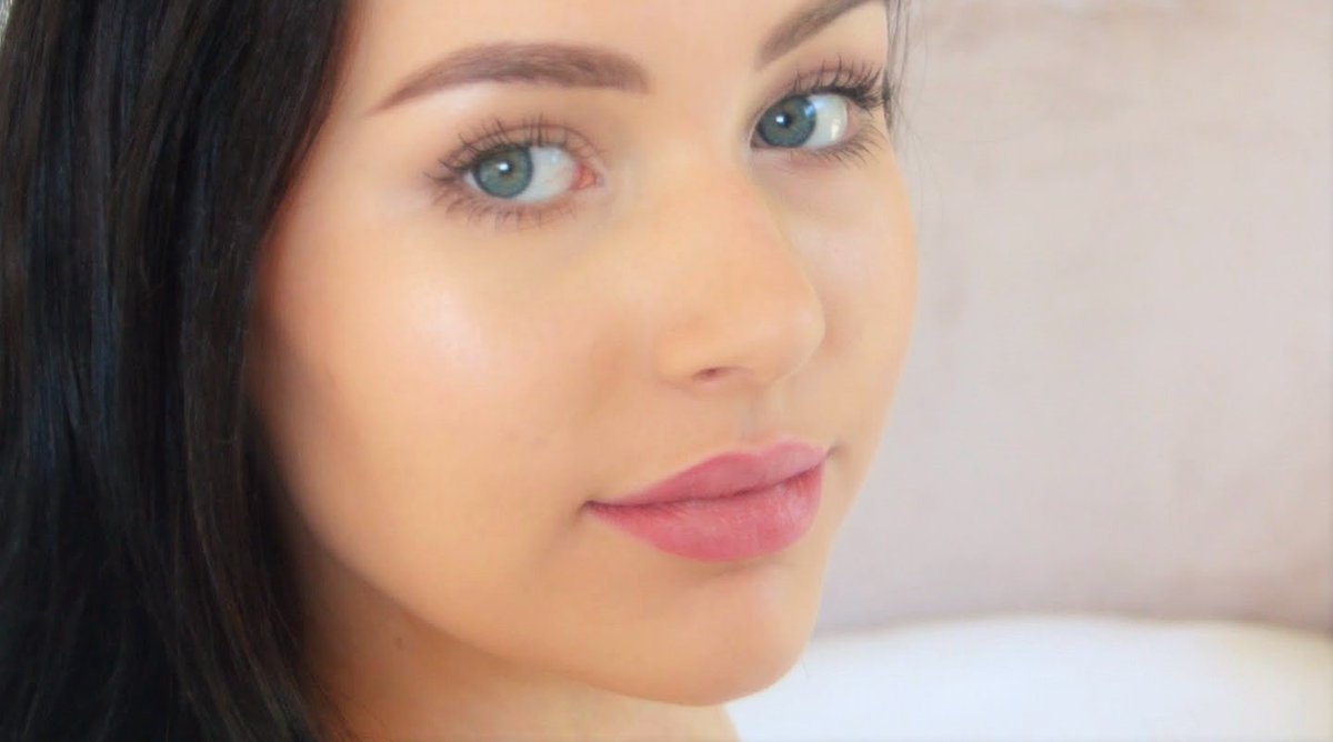 Natural glowing makeup tutorial perfect for spring or summer season #beauty umakeup.com/other/natural-…