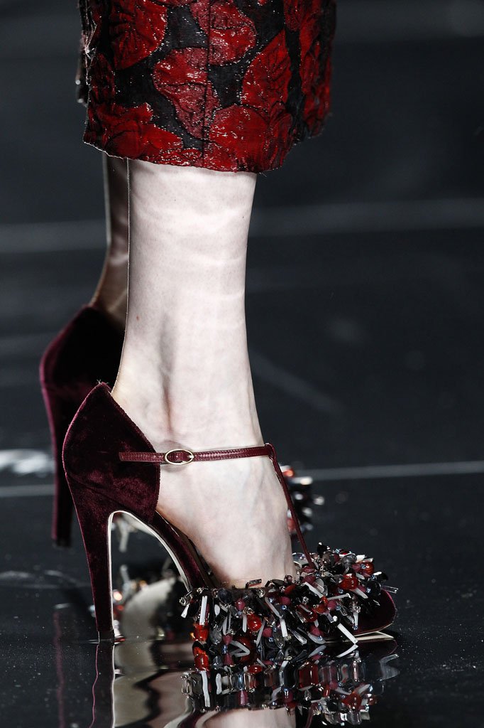 customandchic's tweet photo. Duyos - Detalles #MBFWM16 | #ZapatosJoya Custom&amp;Chic by #Duyos GLAMOUR vía @GlamourSpain https://t.co/Pelr0Fomgy https://t.co/Qso7F3ClCf